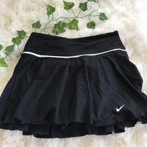 BLACK NIKE MINI TENNIS SKORT